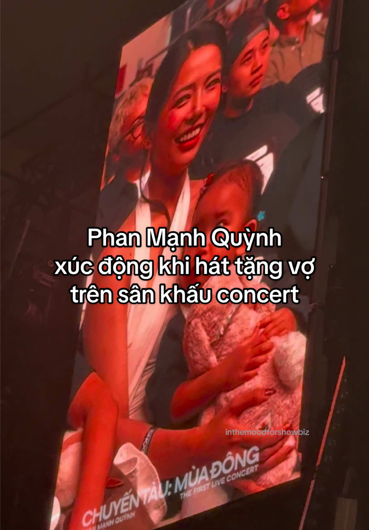 Ánh mắt Phan Mạnh Quỳnh nhìn vợ khi hát tặng đúng là một kẻ si tình #PhanManhQuynh #MyTam #BuiCongNam #ConcertChuyenTau #MuaDong #MatBiec #NguyenNhatAnh #TranThanh #VictorVu #CineLove