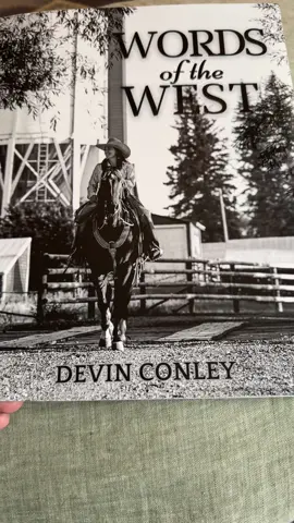 Link in bio! So glad you are here!  #w#westernpoetryc#cowboypoetryd#devinoutwestp#poetryr#ranchlifec#cowgirlpoetc#cowgirls