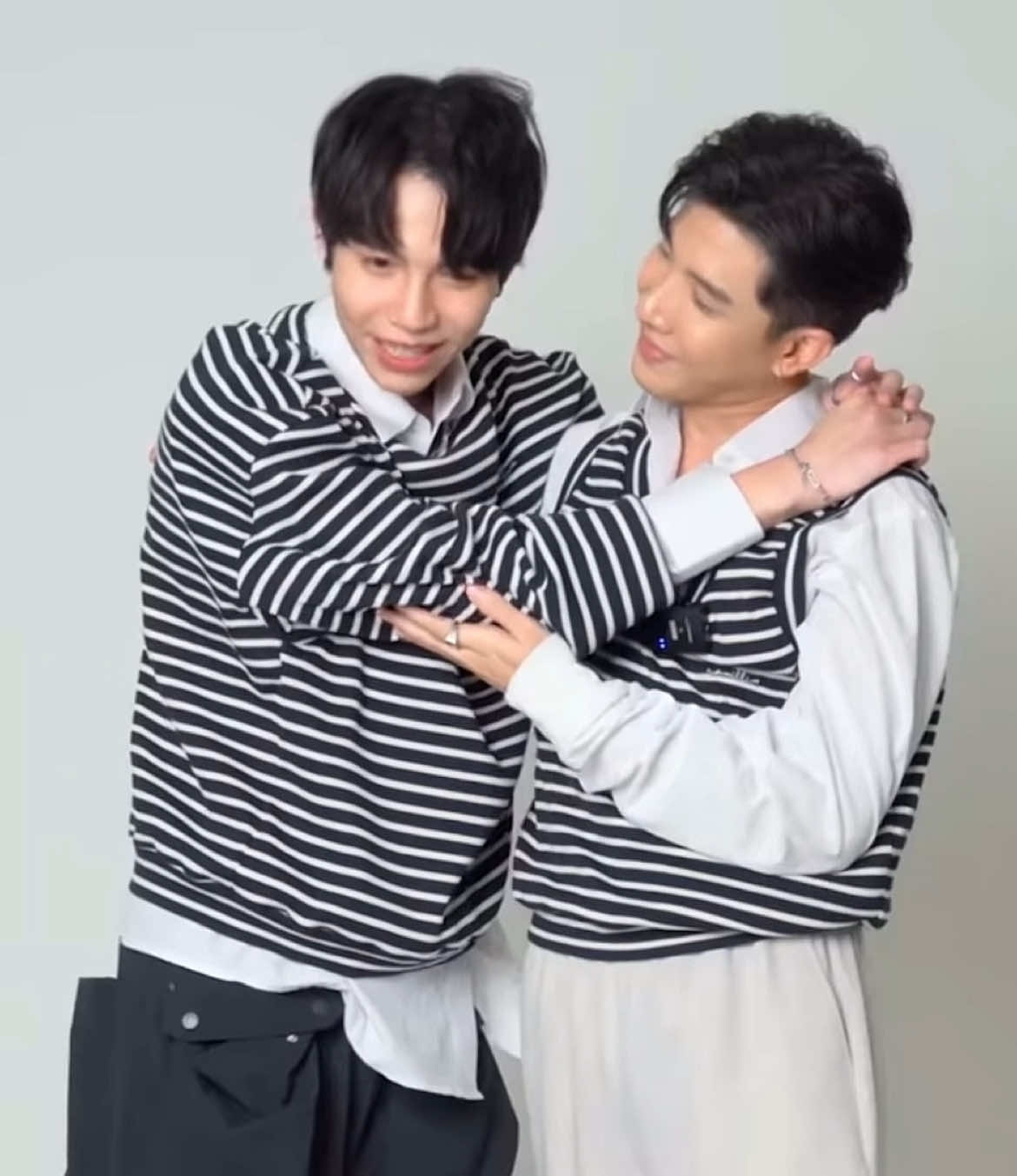 FIRSTKHAO || The way khao held him so he wouldn’t fall 🥺 #firstkhao #firstkanaphan #khaotungthanawat #blcouple #thai #somsom #soulmates #foryou #fyp 