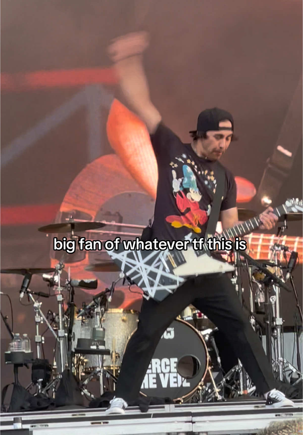 this is truly my favorite part of the show and i’ll always have my camera ready #piercetheveil #vicfuentes #bullsinthebronx #fyp @Pierce The Veil  @Vic Fuentes 