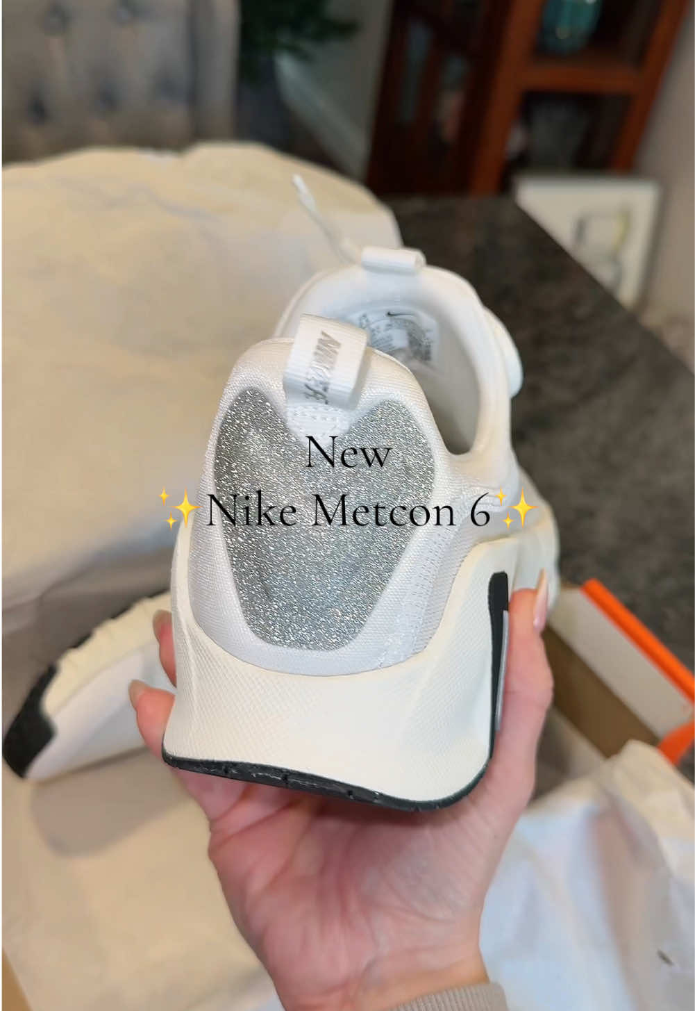 ✨Unbox the new Nike Metcon 6! ✨ 🤌🏻 I’ve never seen a prettier sneaker! Obsessed is an understatement. #nike #nikemetcon6 #gym #gymshoe #legday #essential #beauty #fy #fyp @Nike