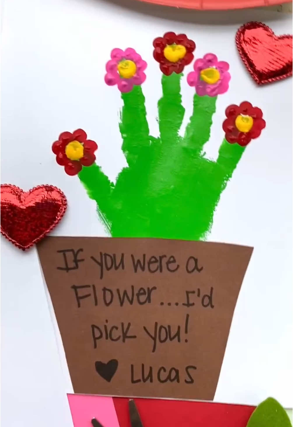 Handprint Flowers 💐 #ValentinesDay #valentines #DIY #crafts #cards 