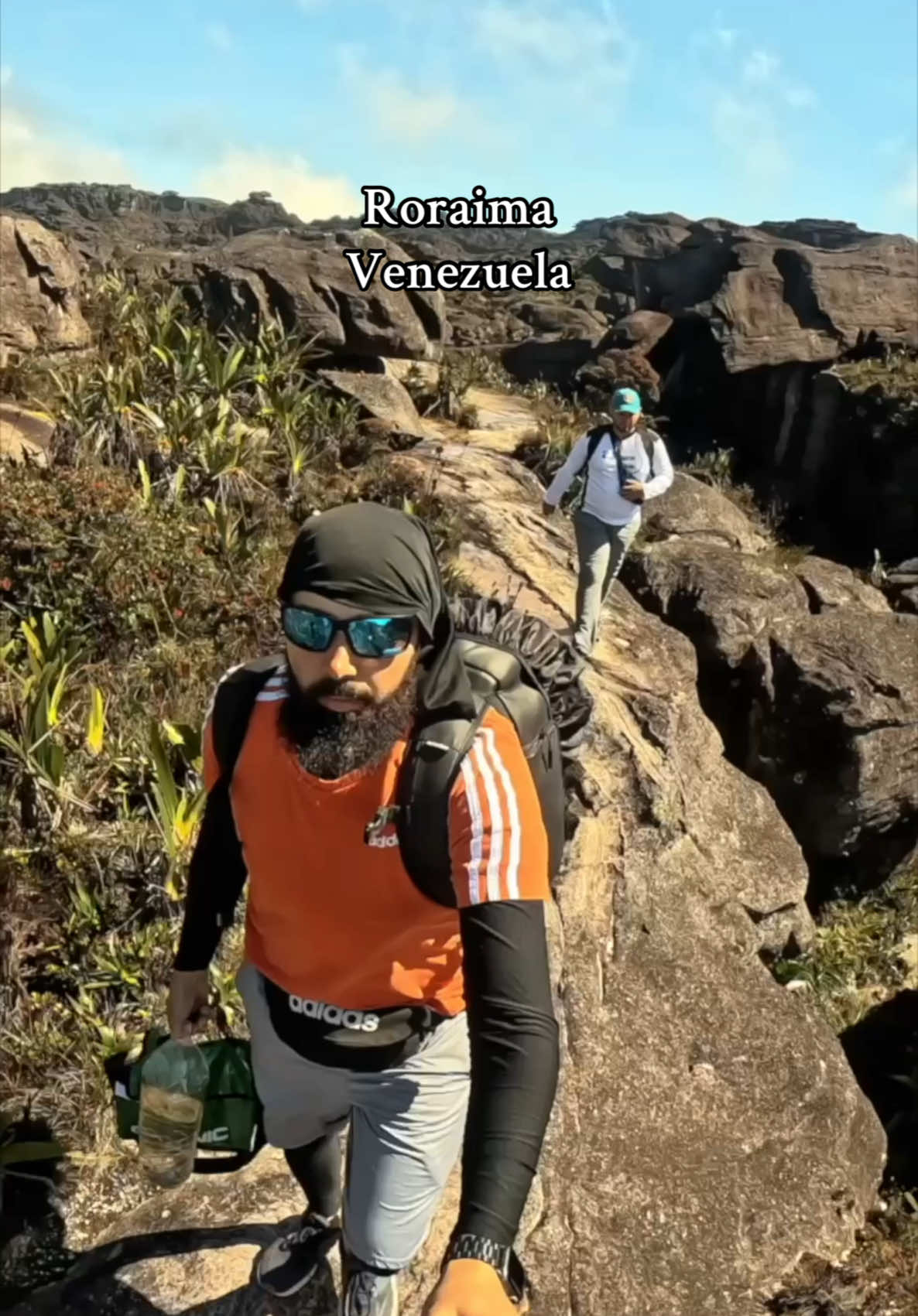 En el 2024 hice uno de los trekking más difíciles de Venezuela, fue un verdadero reto.  ¡Qué bueno fue llegar la cima y decirte a ti mismo 