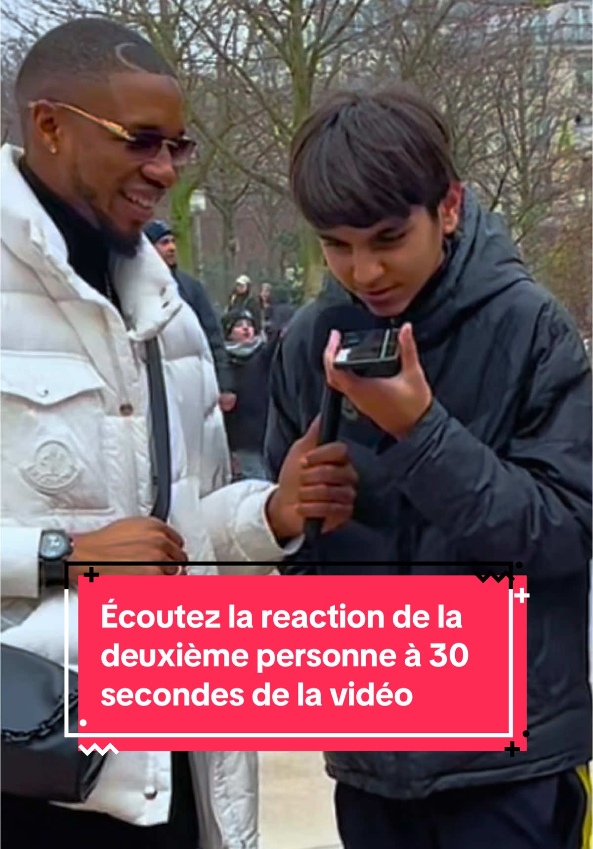 Écoutez la reaction de la deuxième personne à 30 secondes de la vidéo #obiangprod 