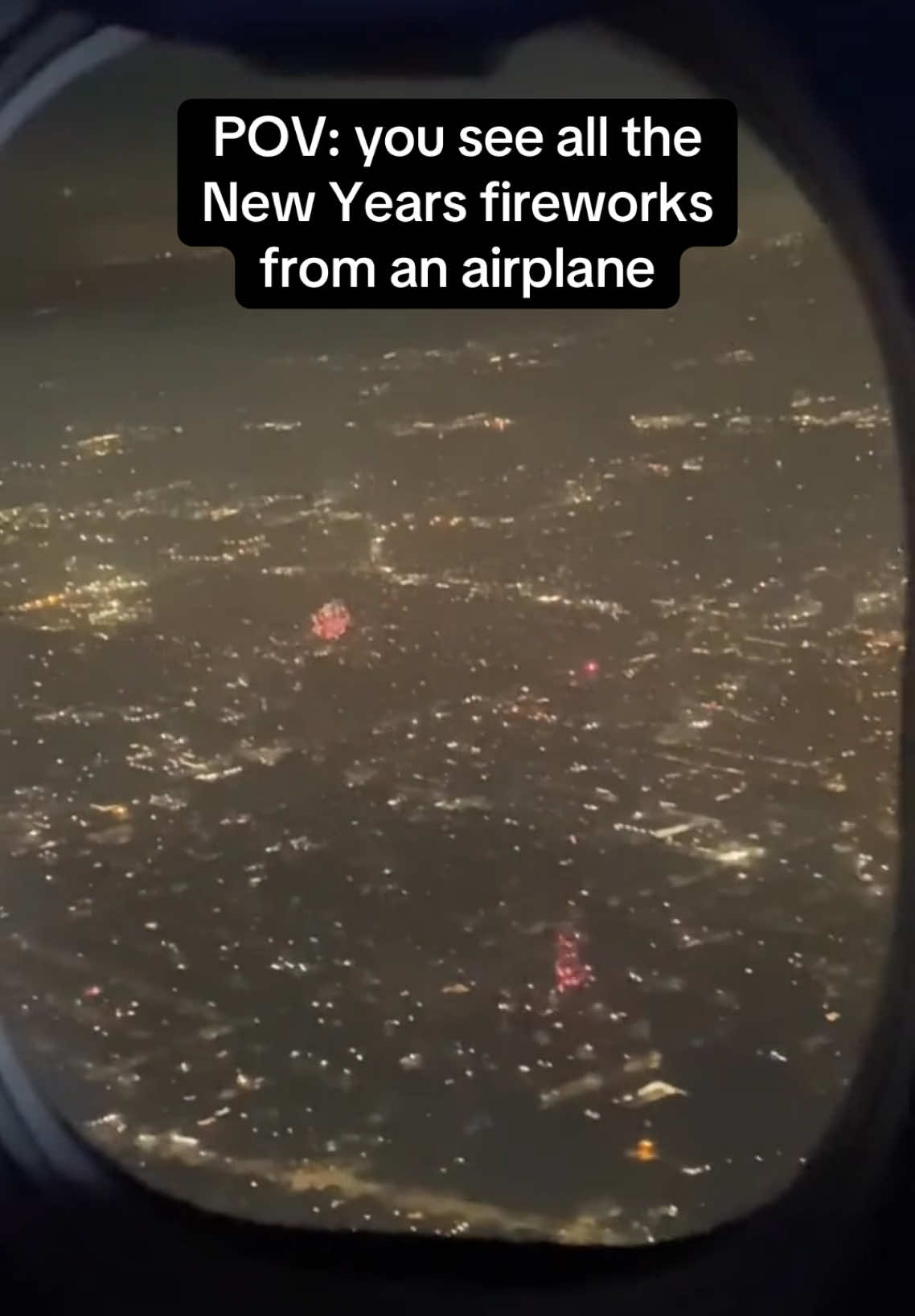 Satisfying New Years Fireworks From An Airplane ✈️ 🎇 #fireworks #nye #newyears #happynewyear #airplane #plane #skyview #sky #satisfying #oddlysatisfying #fyp  #UndizPalace 