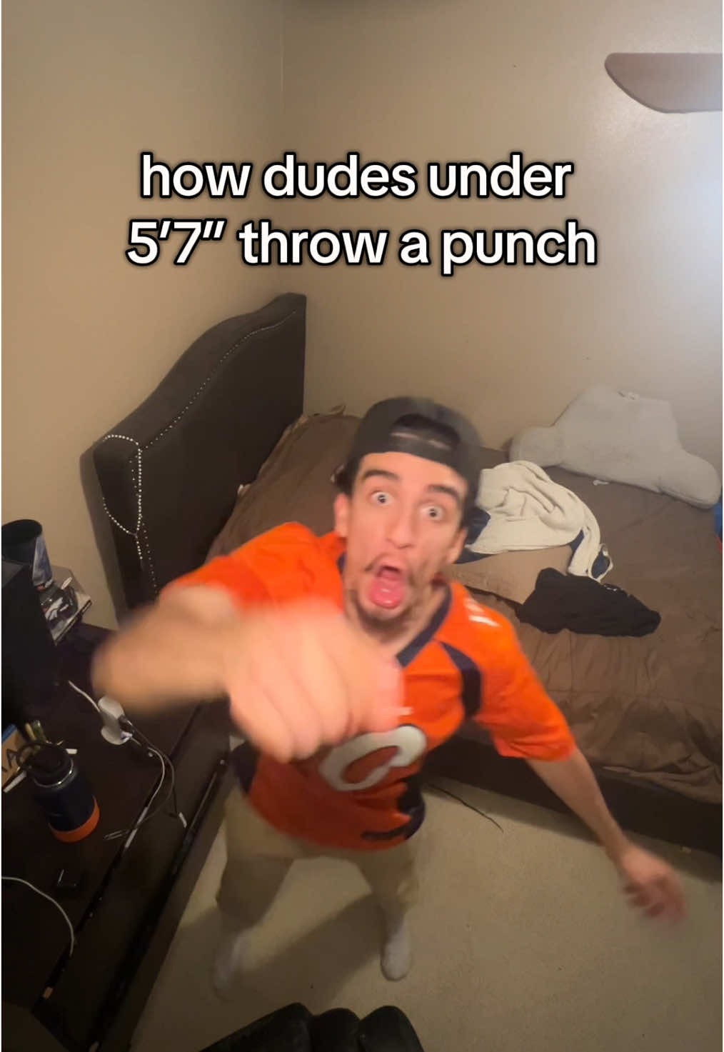 send this to your short friend #shortfriend #throwapunch #punch IB: @gryffical 