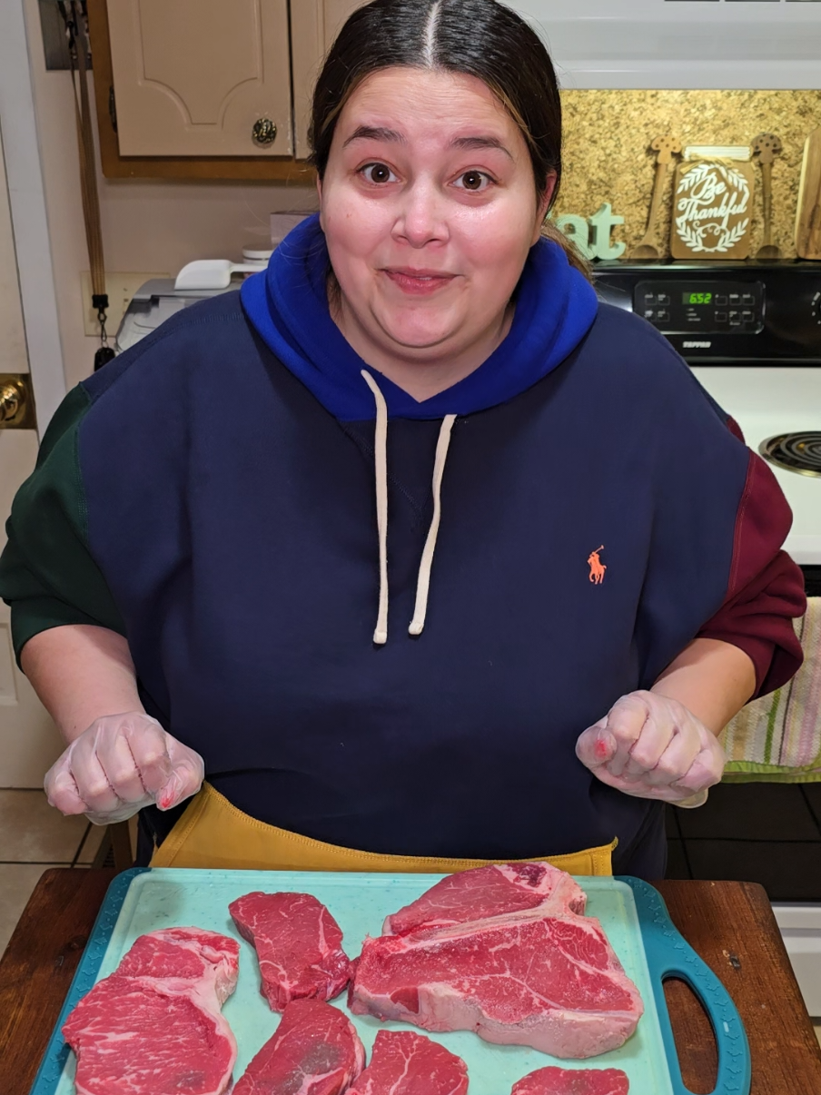 Steak has my heart! 🥩🥩  #Dinner #Cooking #Steak #DinnerTime #CookWithMe 