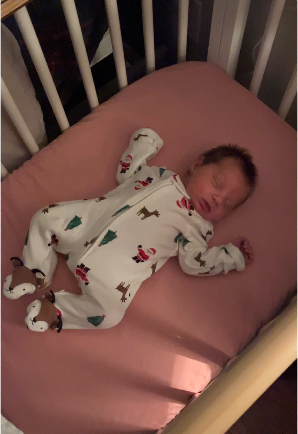 Newborn night routine 👶🏼☁️⭐️ #newbornbaby #nightroutine #sleep #babysleep #babysleetips #newborn #babygirl #bathtimeroutine #breastfeeding #teenmom #parents #fyp #viral #trendingvideo #fypシ゚viral 