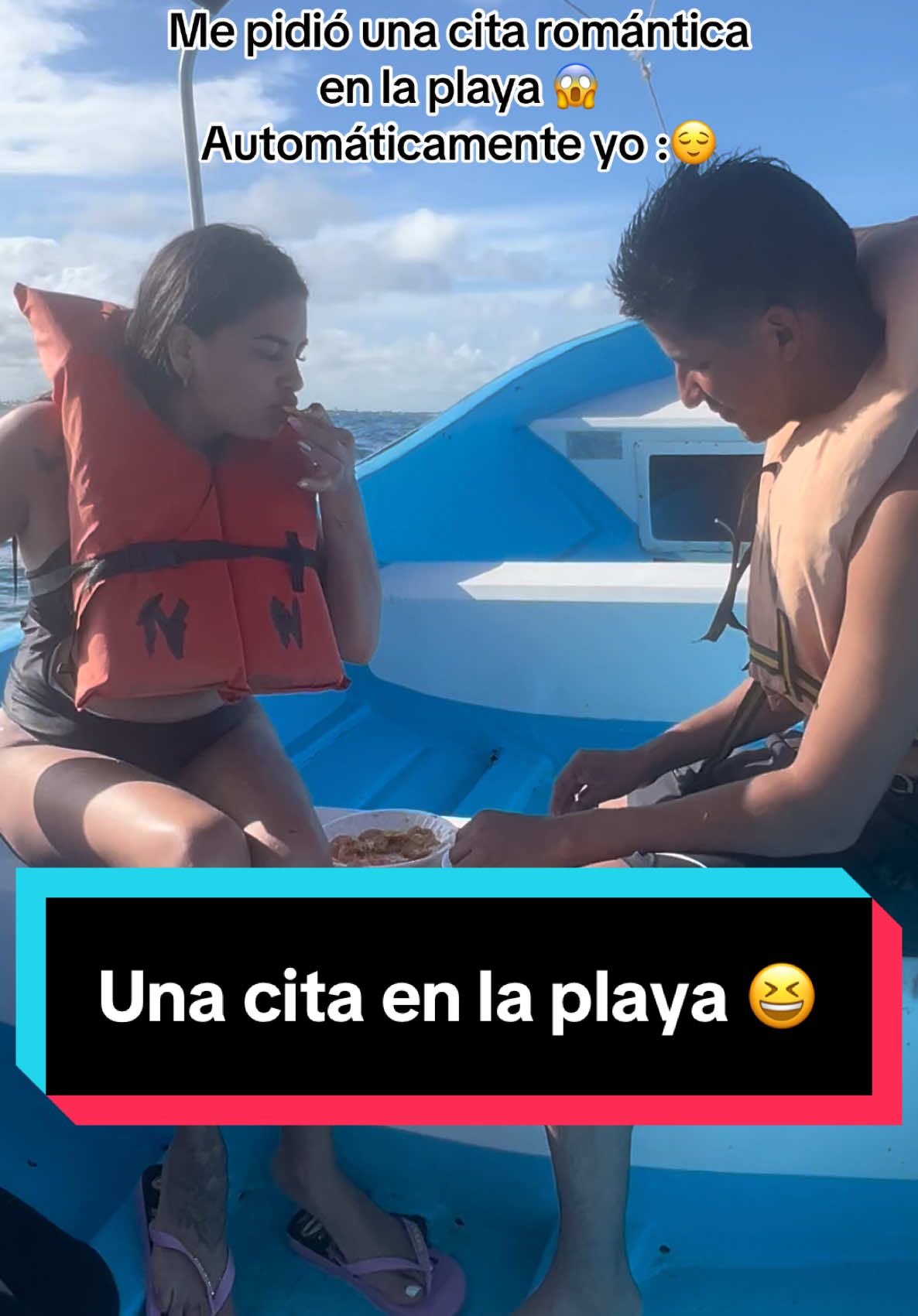 Una cita en la playa 😆