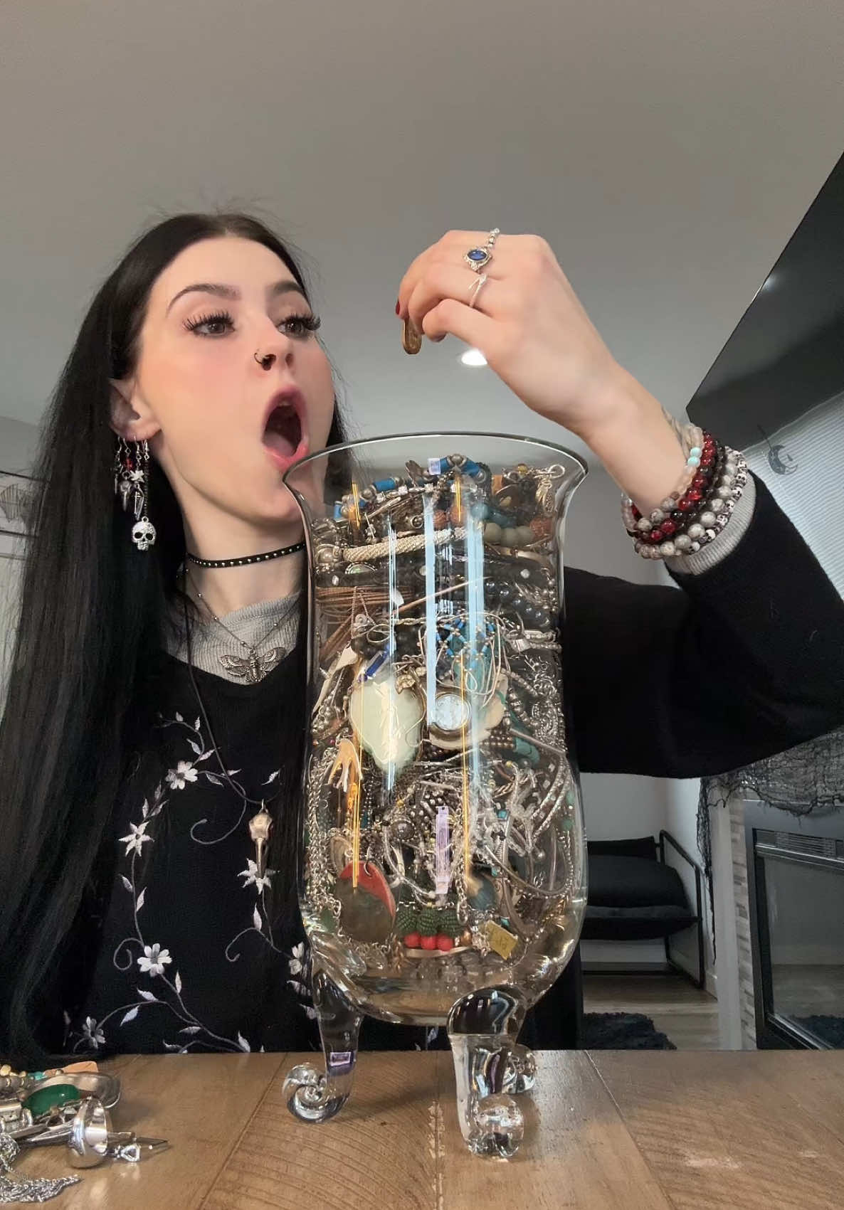 A PEAR WATCH PENDANT?! Yes please!!! 😍 pt 2 this is SO GOOD @ireland ann #mysteryjewlerygirl #fyp #foryewwww #trendingvideo #diylashextensions #OOTD #jewleryoftheday #mystery #jewlery #jar #alt #unboxingvideo #supportsmallbusiness #mysterybox #thrift 