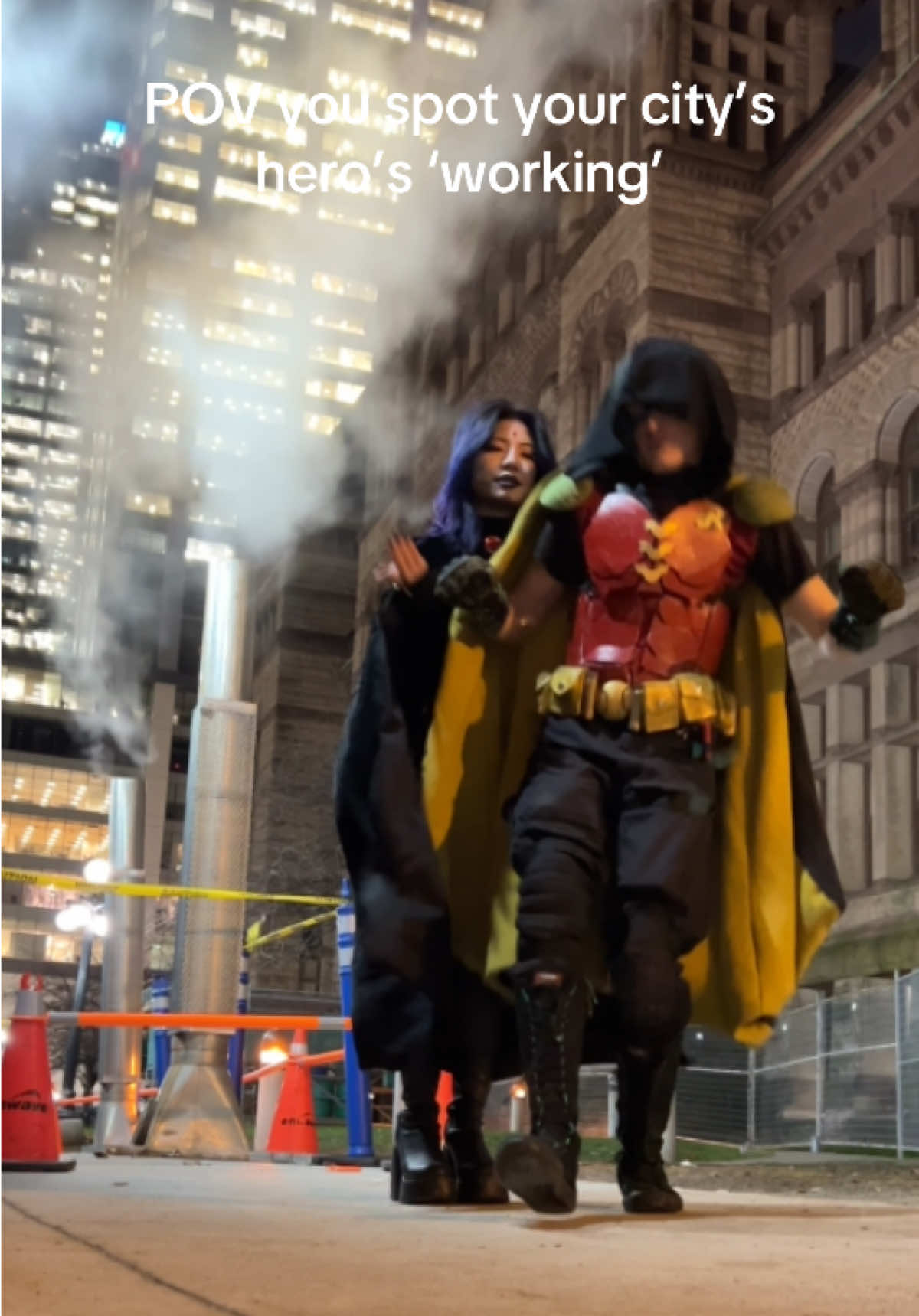 Look! I found a raven!! @v4mpflesh #robin #raven #teentitans #gotham 