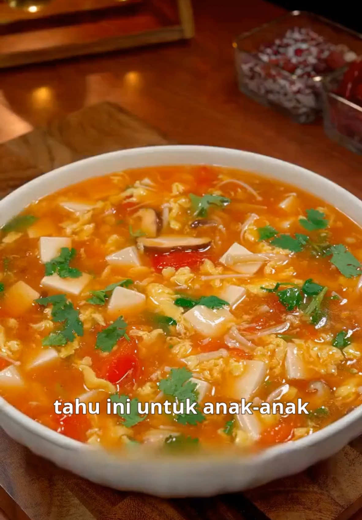 Para ibu harus membuat lebih banyak sup tahu sayuran untuk anak-anak mereka. Supnya asam dan menggugah selera, dan rasanya lebih enak daripada ikan dan daging besar #sup tahu sayur #populer #makanan #berbagimakanan #masak di rumah