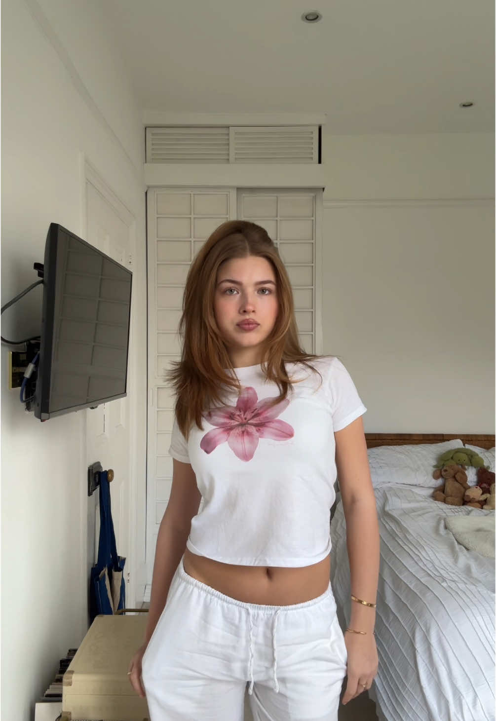 wearing the ‘lily’ baby tee⭐️🌸#foryou #foryoupagе #OOTD #outfitinspo 