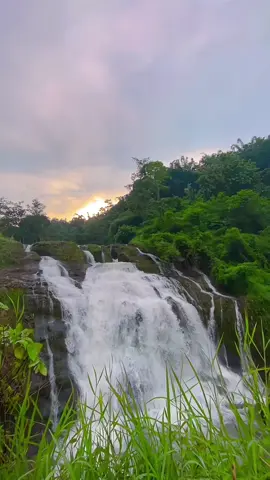 entuk e bolang😍  📍 Kali watu bobot batealit jepara #wisatajepara #airterjunjepara #explorejepara #pesonaindonesia #aestheticvibes #4au #bismillahfyp #masukberanda #bahanswmu #xyzcba #fypviralシ