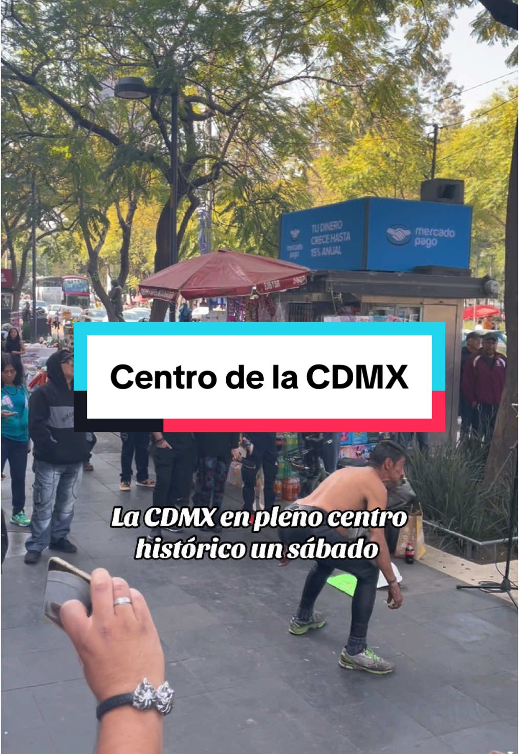 Un  #sabado a medio día #caminando por el #centro hístorico de la #cdmx ,jamás pensé que fuera ser tan #divertido y #emocionante ver tanta #gente #diferente y todos en un mismo #lugar  #fyp #cdmx🇲🇽 #cdmxlife #centrohistorico #gente #gentemaravillosa #teamomexico 