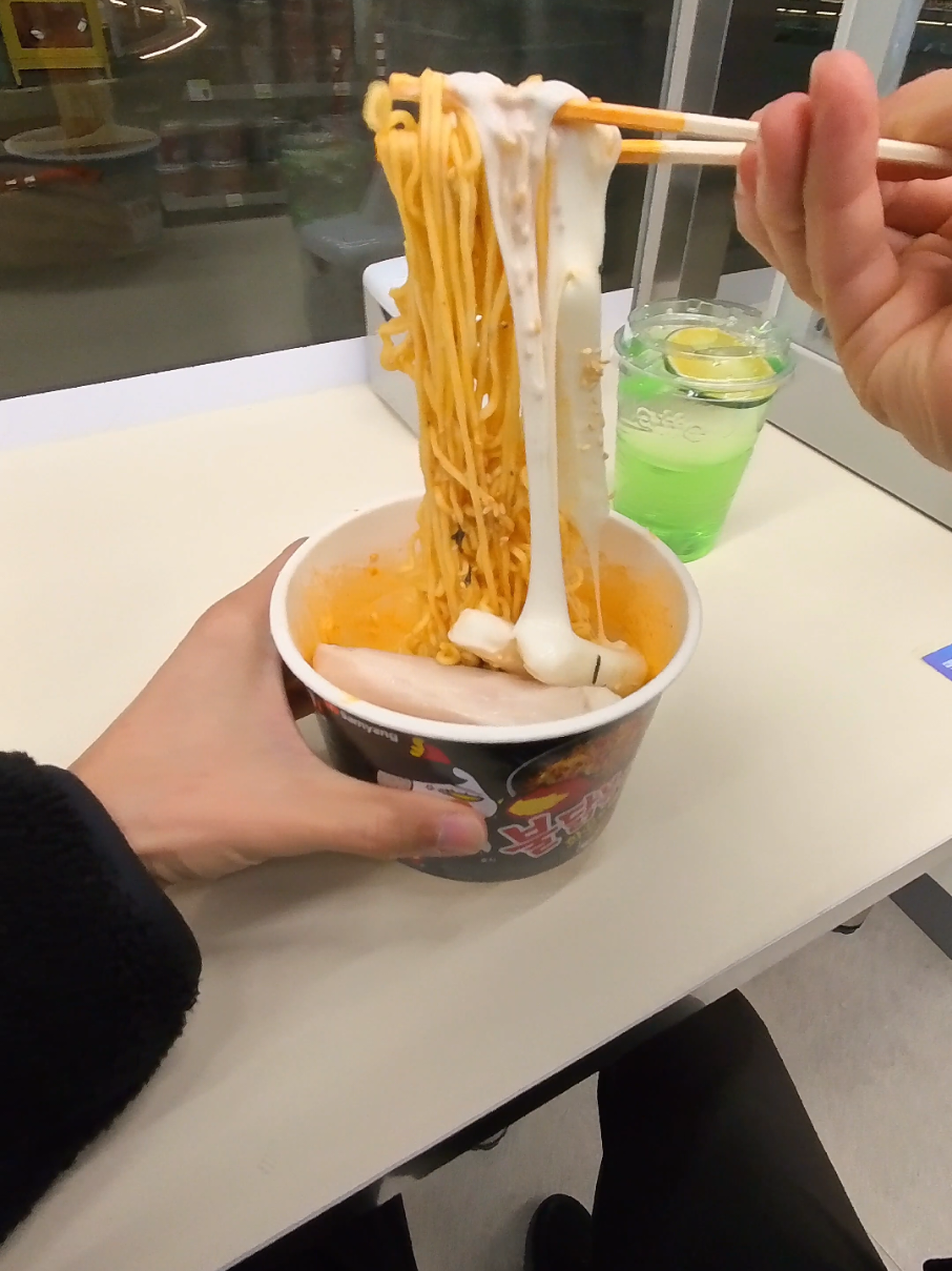 ramen with strawberry korean conveniencestore #icecup #ramen #asmr  #southkorea 