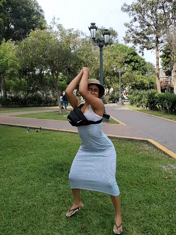 Si o no ? 😂 @Daniela Darcourt  #humor #baile #dancer #risas #newtrend #trendingvideo #cancion #peru🇵🇪 #peruana #comedia #paratiiiiiiiiiiiiiiiiiiiiiiiiiiiiiii #fyp 