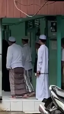 Sayid Haidar al haddar di haul Abah guru sekumpul Martapura  #sayidhusenhaidaralhadar #munsyidviralhaidar #huseinhaidaralhaddar #sayyidhaidaralhaddar #sayidbondowoso #muhammadhusenhaidaralhaddar #mintarela #haulgurusekumpul 