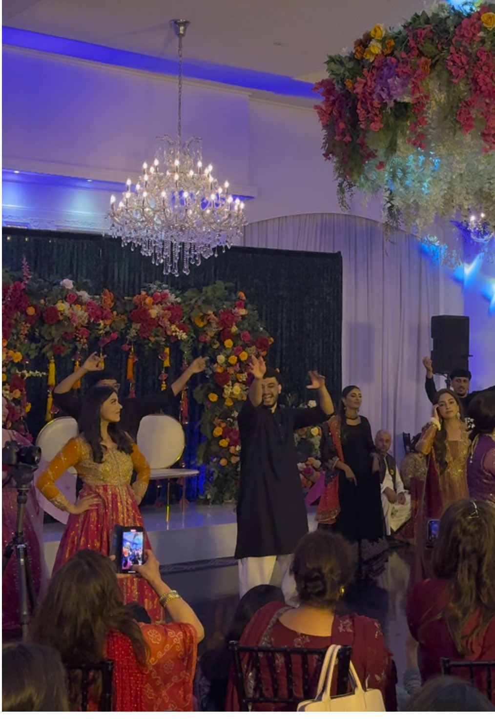 Z & A Mehndi 🫶🏻 #mehndidance #pakistaniwedding #dholki #shaadiseason #jhoombarabarjhoom #desiwedding 