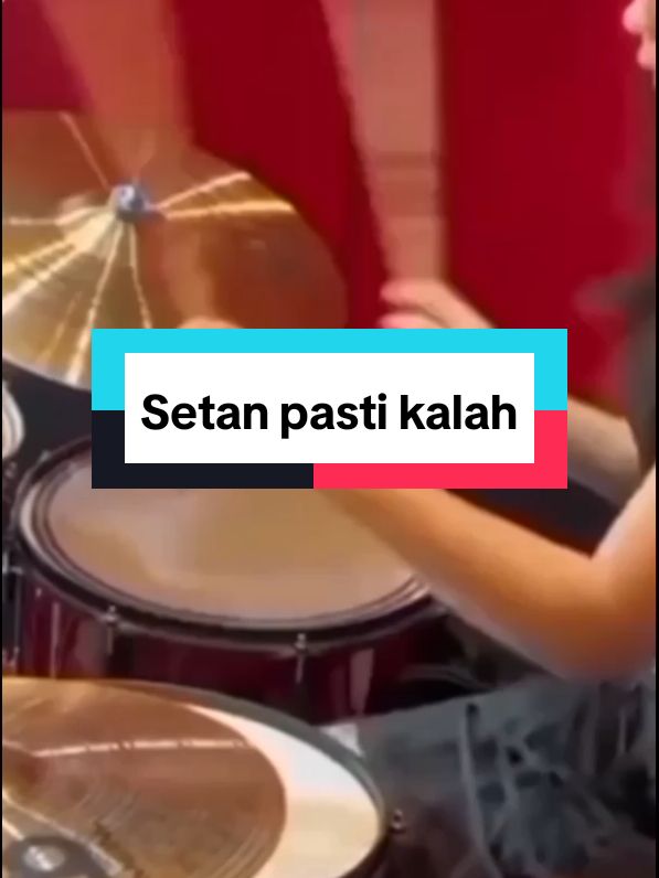 SETAN PASTI KALAH #dangdut #hiburantiktok #gitariscantik #rhomairama #viral #fyp #sweetdangerband #putin #biden 