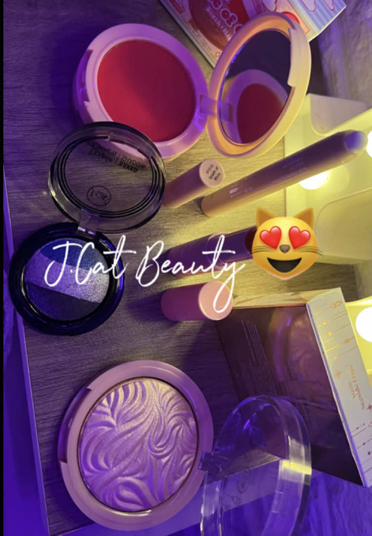 Thankssss 😻 @J.Cat Beauty  #jcatbeauty #beauty #Makeup #fyp #gift #collaboration #cgrzf #belleza #fypp 