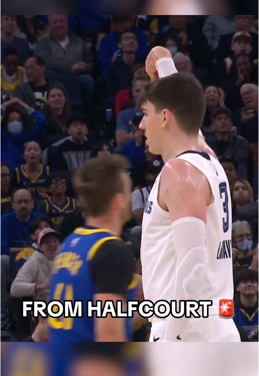 Jake Laravia held the follow-through 😂 #grizzlies #warriors #NBA #buzzerbeater