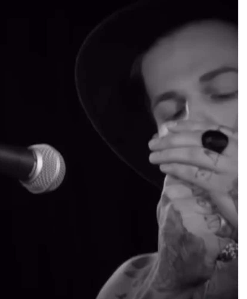 The Neighbourhood - Daddy Issues  #foryoupag #fy #fyp #theneighbourhood #foruyou 