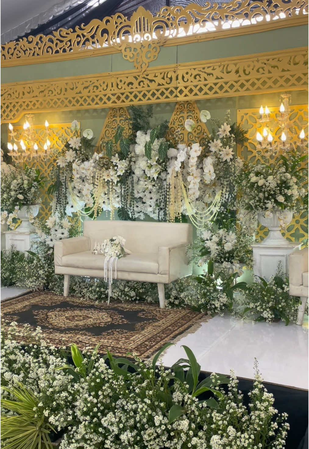 Look so.. 😍 Dekorasi jawa modern modif☺️ #dekorasiwedding #pernikahan #dekorasipernikahan #tenda #bundling #engagement #dekorasipare #dekorasiparekediri #dekorasikedirimurah #dekorasijombang #dekorasingoro #dekormantenkediri #weddingpare #weddingjombang 