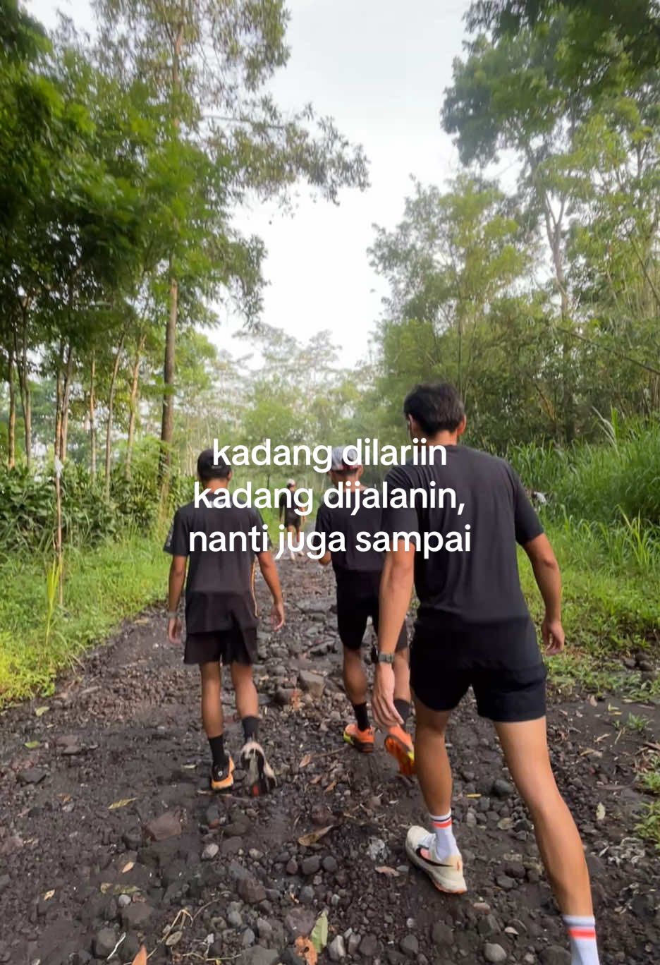 keluar rumah nyari hiburan #trailrun #kaliurang 