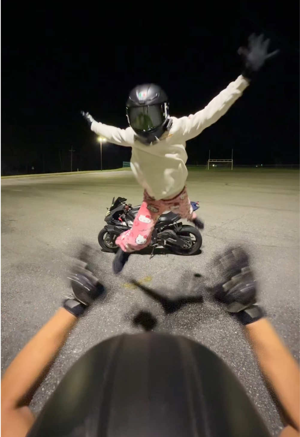 Found this random dancing.. definitely a helmet creator. (@Sage Phillips) #fyp #trending #biketok #BookTok #dancingbiker #dance 