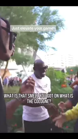He has the best cologme in the market #viral #canelo #smell #shopping #ahop #fyp#america#funnyvideos #boxing#money#gym