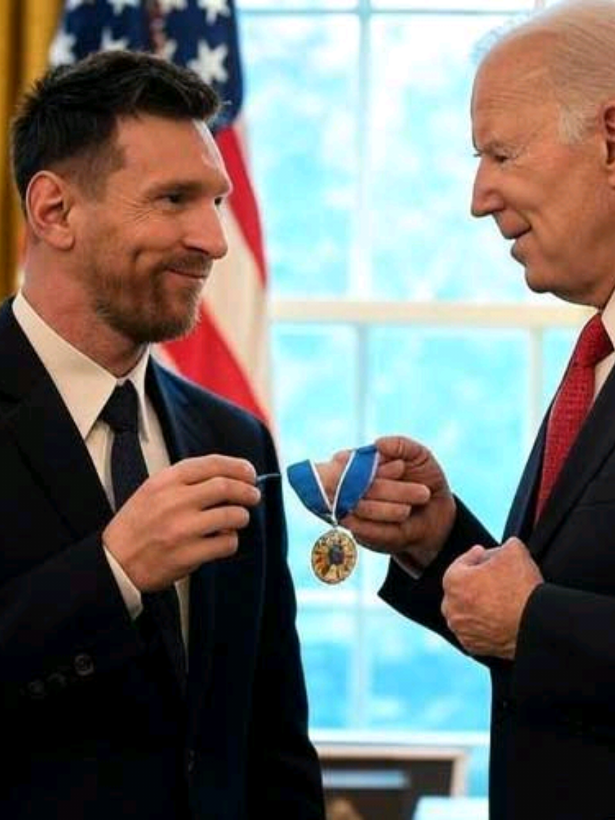 🇦🇷Lionel Messi was awarded the Presidential Medal of freedom🎖️, the highest civilian honor in the United States.  Messi did not attend the ceremony at the White House due to his scheduling conflicts and prior commitments.  #messi #lionelmessi #messi10 