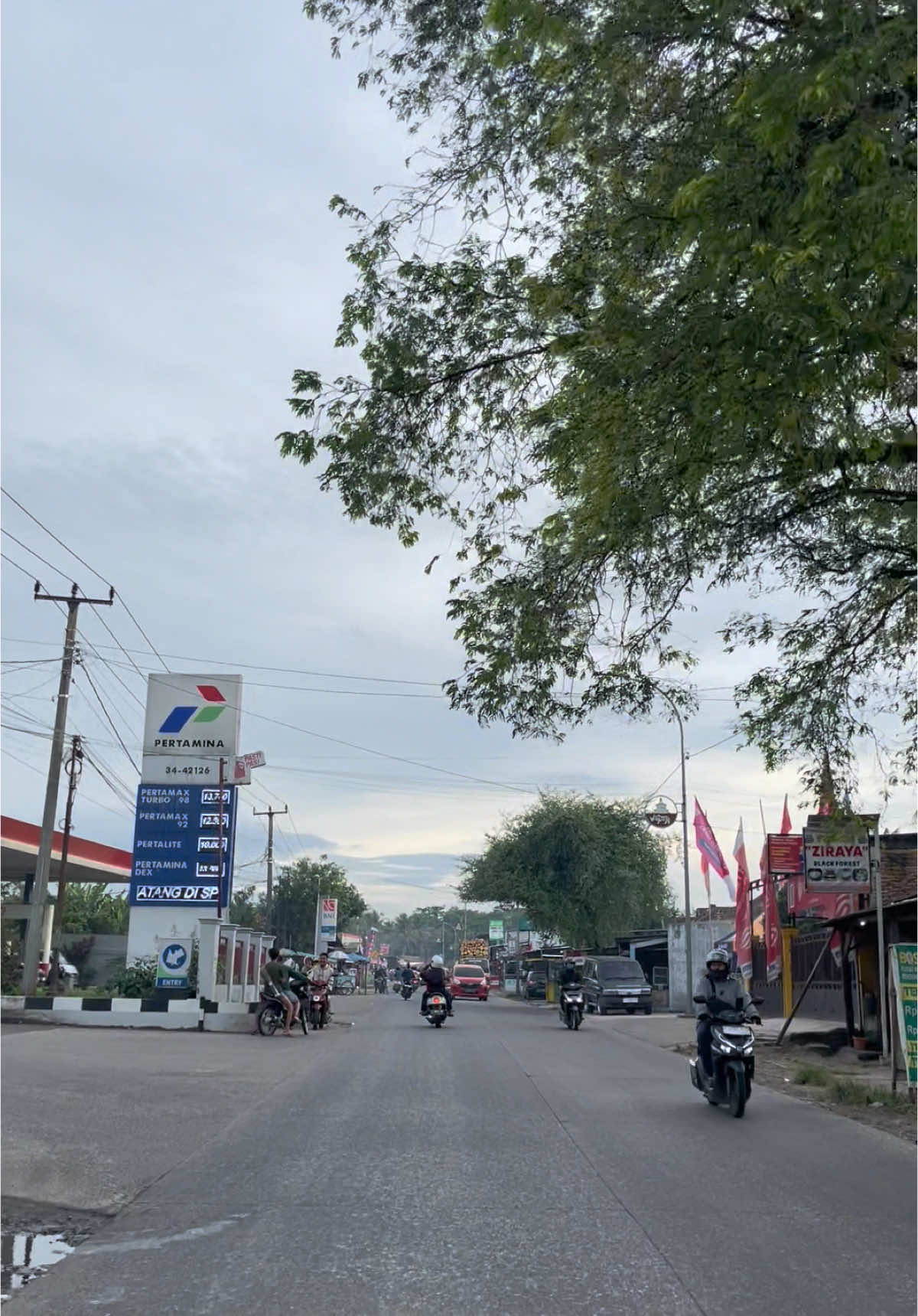 Antara petir dan cikeusal :) Ada yang punya kenangan di jalan ini kah? :) #infosudutbanten #petirserangbanten #petirserang #petir #cikeusal #cikeusalserangbanten #serang #serangbanten #serangpride #seranghits #serangkabupaten #serangraya #wongserangbanten #wongserang #fyp #fypシ #fypシ゚viral #fypシ゚ #fypp #fypdong #fyppp #fypviral #fypviralシ #fyptiktok #fypgakni 