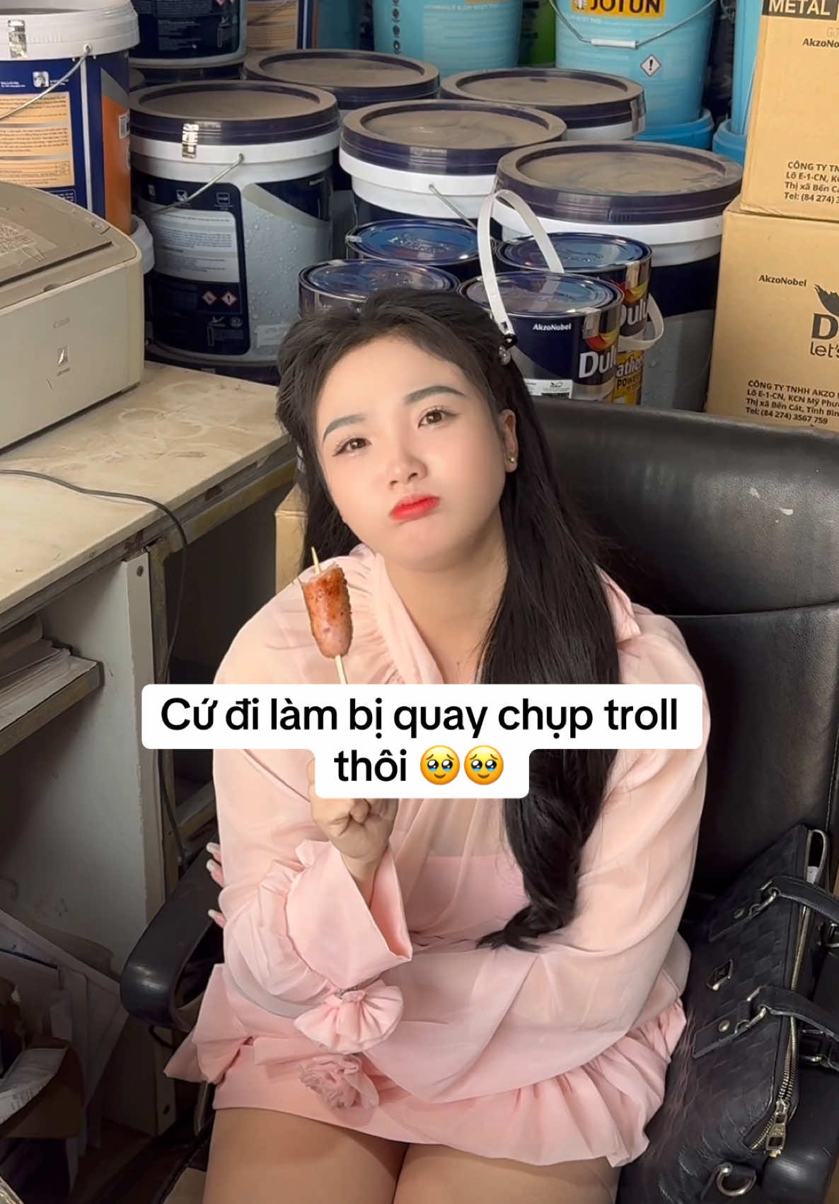 Em làm chủ , làm cả chủ nhật ạ 🤭🤭 chúc mn chủ nhật vui vẻ 🤭