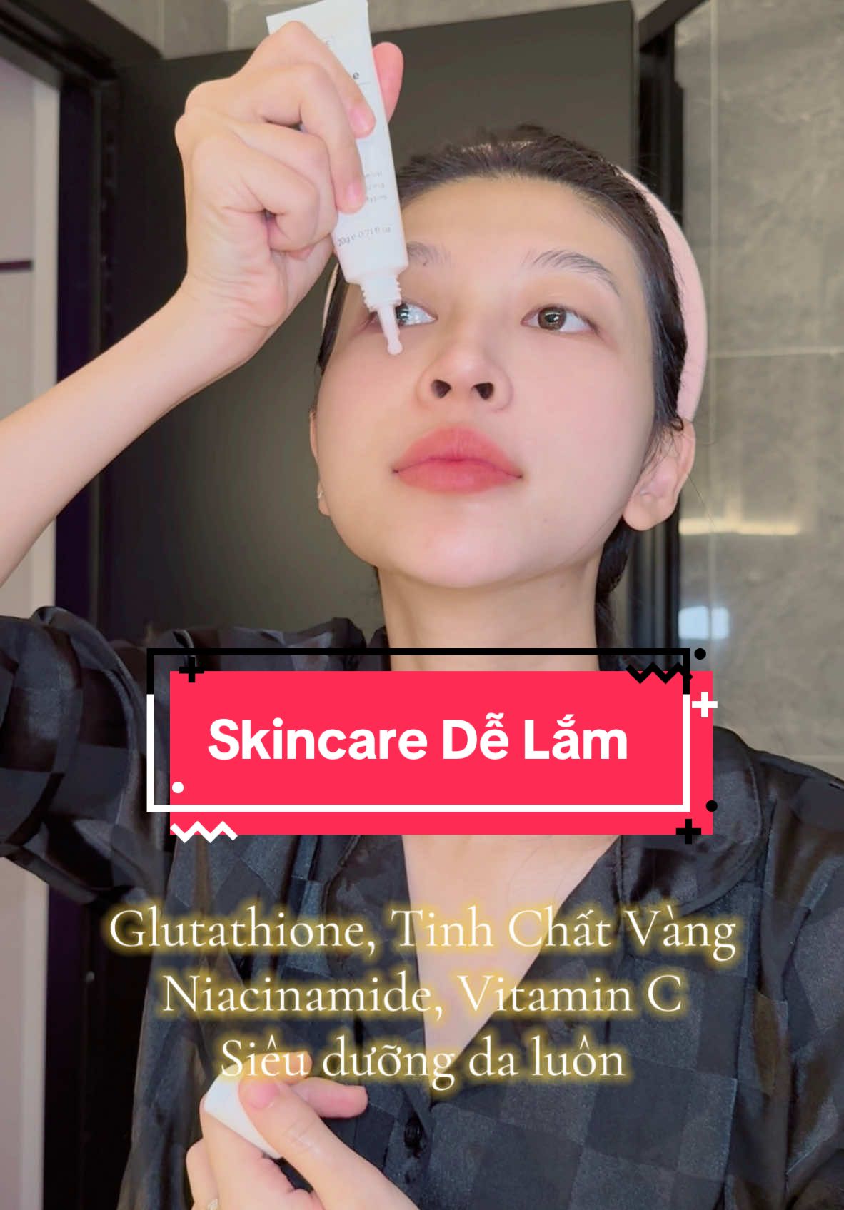 Chỉ mong da không mụn, khoẻ mạnh, trắng trẻo, đều màu… hihi. Trộm vía sau sinh da vẫn ok 🥰 #lamdep #skincare #duongmoibuoihong #duongmoiluudo #lipcare #kemduong #arbutin #glutathione #zeezee #zeestorevn 