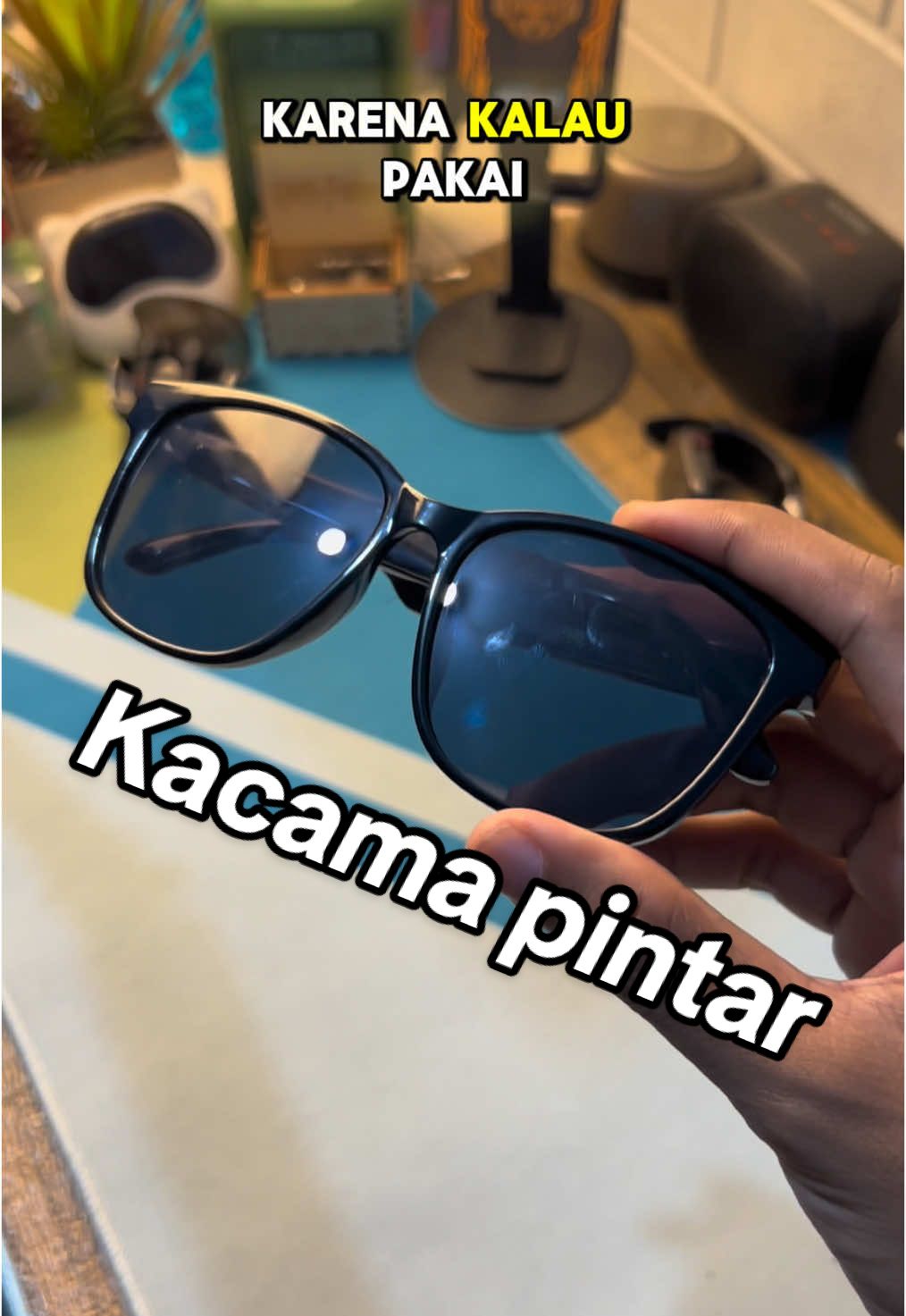 Kacamata pintar dari Hyundai gilaa teknologi nya keren banget . Era tws sudah berakhir #kacamatapintar #hyundai 