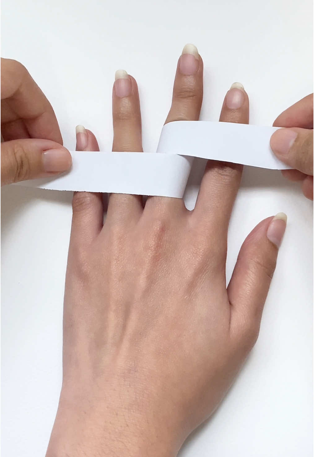Rings only hit right when they fit right. Learn how to measure your ring size with this quick guide. You're welcome! #fypシ #OroGalleria #OroGalleriaFineJewelry #jewelryhack #jewelrytips #jewellerytiktok #measureringsize 