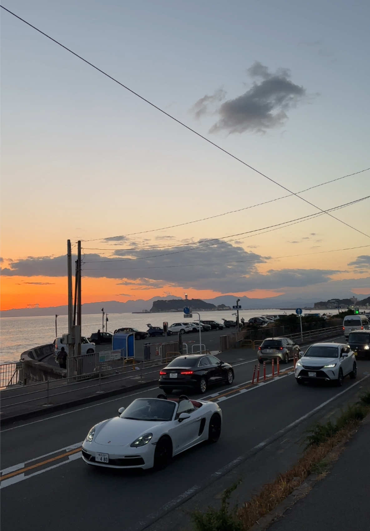 Porsche x kamakura x sunset , great combination 😫🫵🌅✨ #fyp #japan #日本 #おすすめ #aesthetic #lewatberanda #xyzbca #4upage #porsche #kamakura #sunset #vibes 