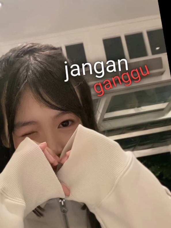 jangan ganggu pacarku 😜 @jkt48.lily #lilyjkt48 #jkt48lily #jkt48 #jkt48newera #gen12jkt48 #memberjkt48 #fyp 