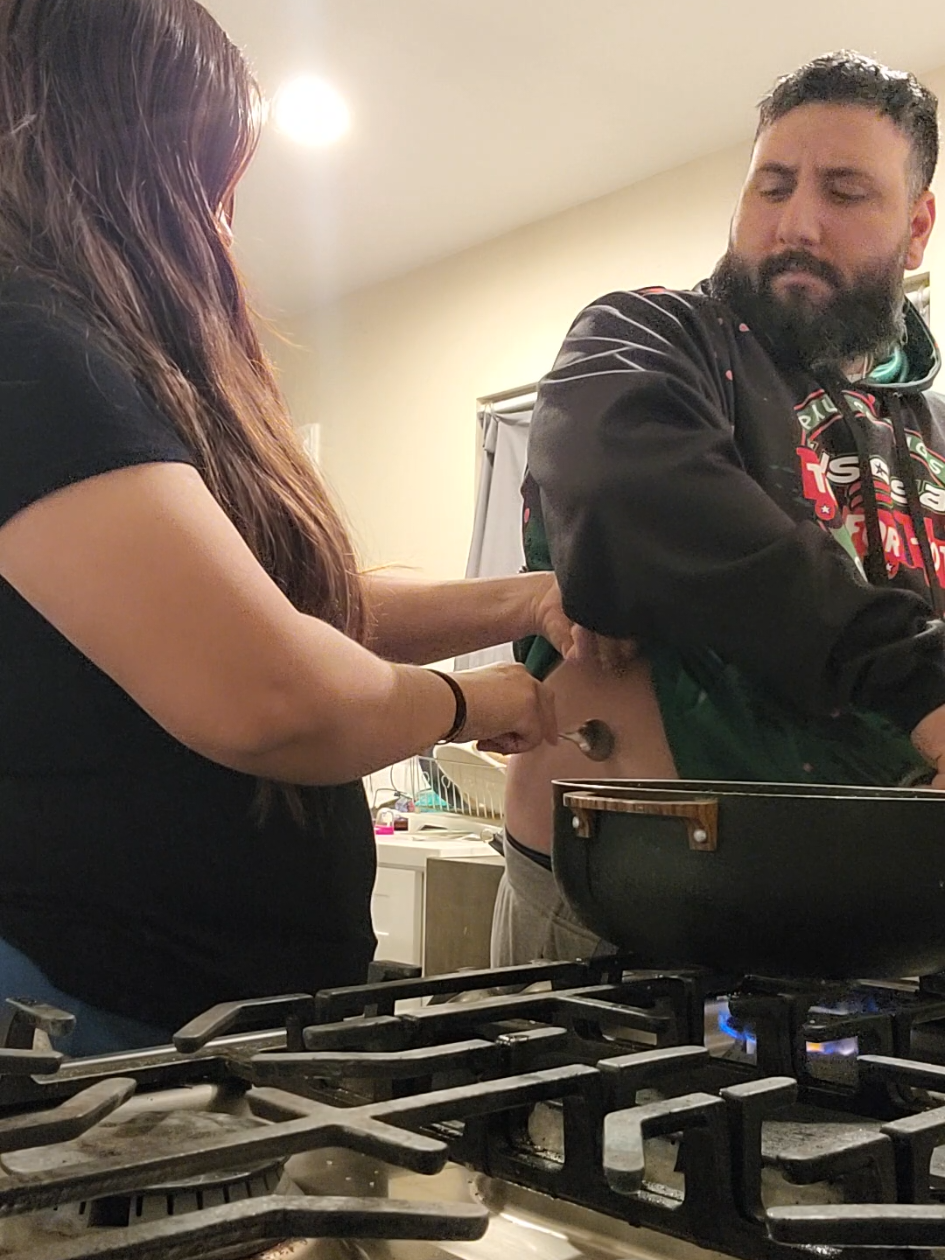 Cooking dinner with my love #foryou #paratiiiiiiiiiiiiiiiiiiiiiiiiiiiiiii #paratii #foryourpage #fyp #fypシ #fypシ゚viral #fypage #cook #cooking #husbandwife #husband #wife #funnyvideo #trending #trendingvideo #trendingnow 