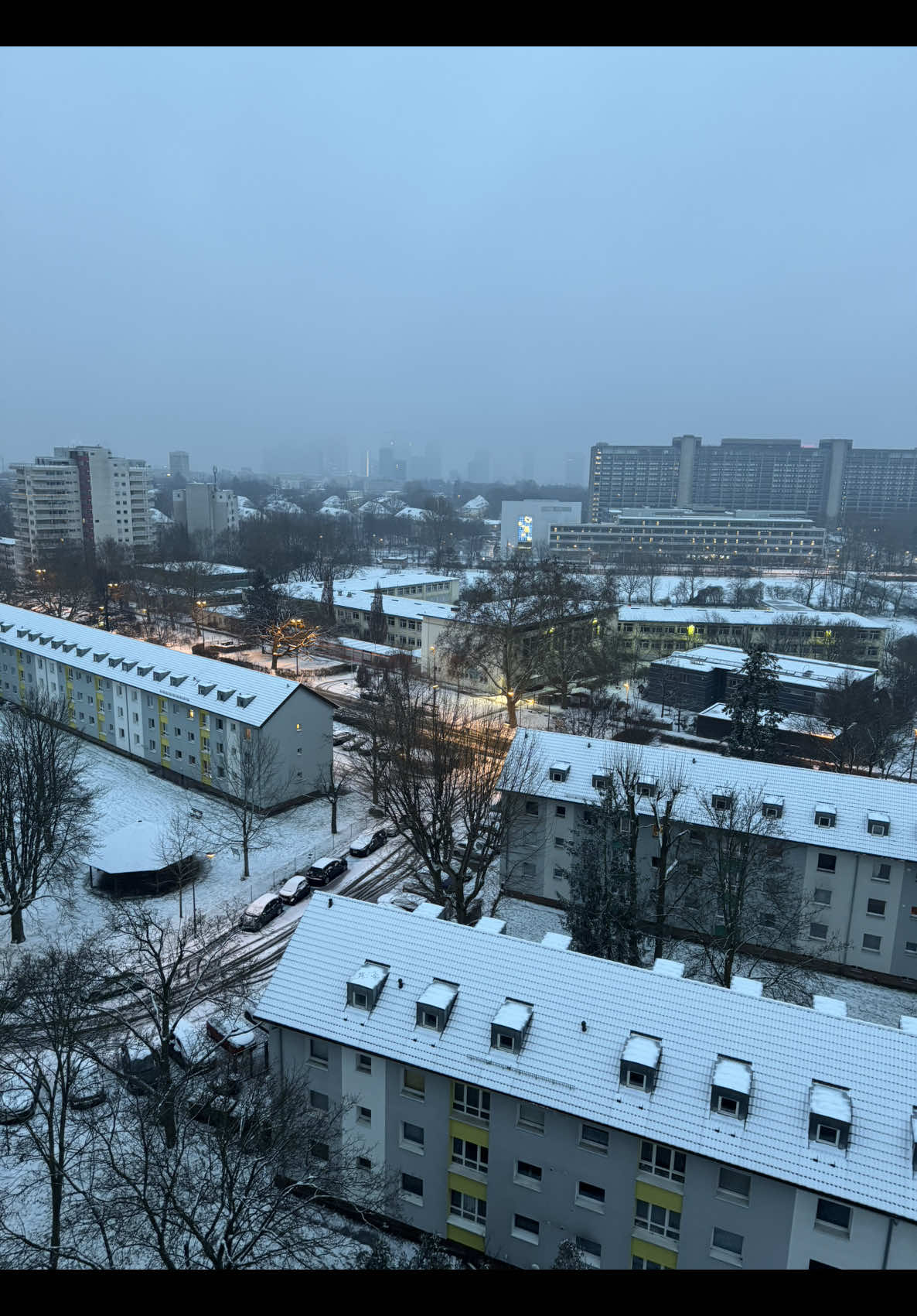 Mornings like these ❤️❄️🇩🇪  Frankfurt Germany Winters  #fyp #snow #frankfurt #germany #wintervibes #winters #snowfall #trendingvideo #foryoupage❤️❤️ #for #you #page 