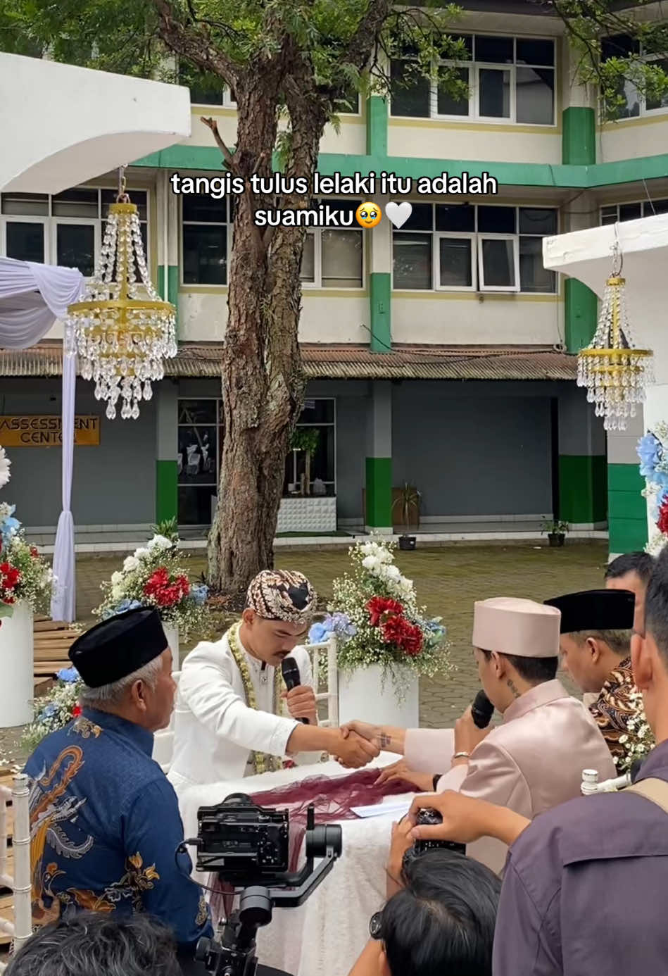 Perjuangan yang penuh dengan air mata, akhirnya mengantarkan pada kebahagiaan yang luar biasa🥹🤍  #marriedlife #risatujourney 