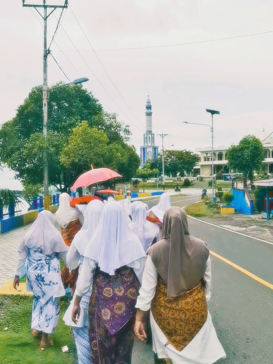 Ngofa Se Dano Kajuri, Tomalou. #tomaloupride #negeriseribujin #merawattradisi #malukuutara #tidore #subajou🙏 #fyppppppppppppppppppppppp