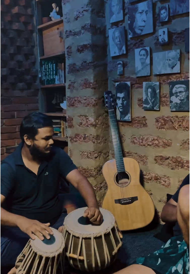 Recording එකක් ඉවරවෙලා ජෝතිපාලයන්ගේ අපි ආසම සින්දුවක් play කලා.  පාට පොදක් තිලකලා   Vocals by අයියා@Neluka Liyanage  #kashi #singwithtabla#tabla 