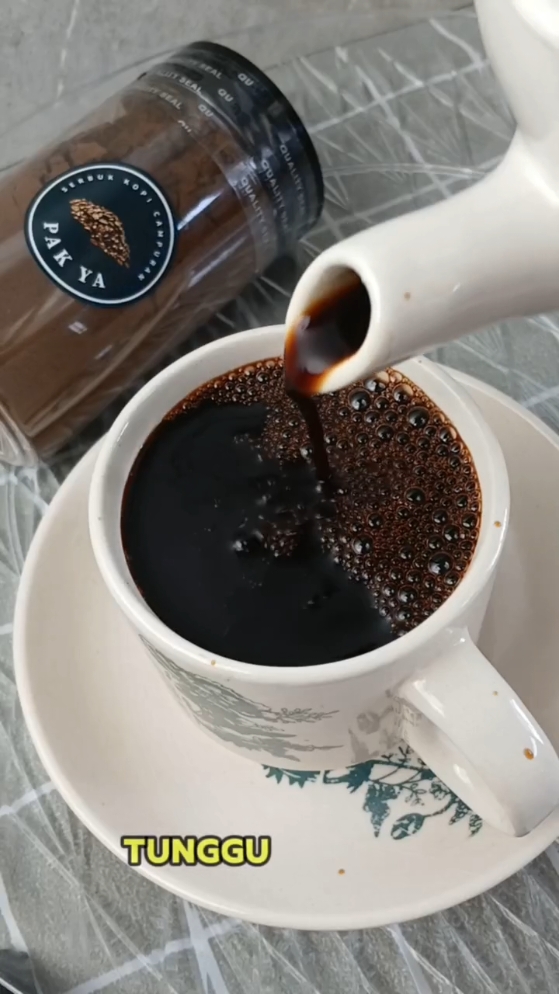 Jangan tunggu lagi, grab sekarang kopi Pak Ya tak perlu tapis. #ngopipagi #minumpetang #KOPI #blackcoffe #kopihitam #halus #icecoffee #kopipakya #kopipaduuu #kopiais 