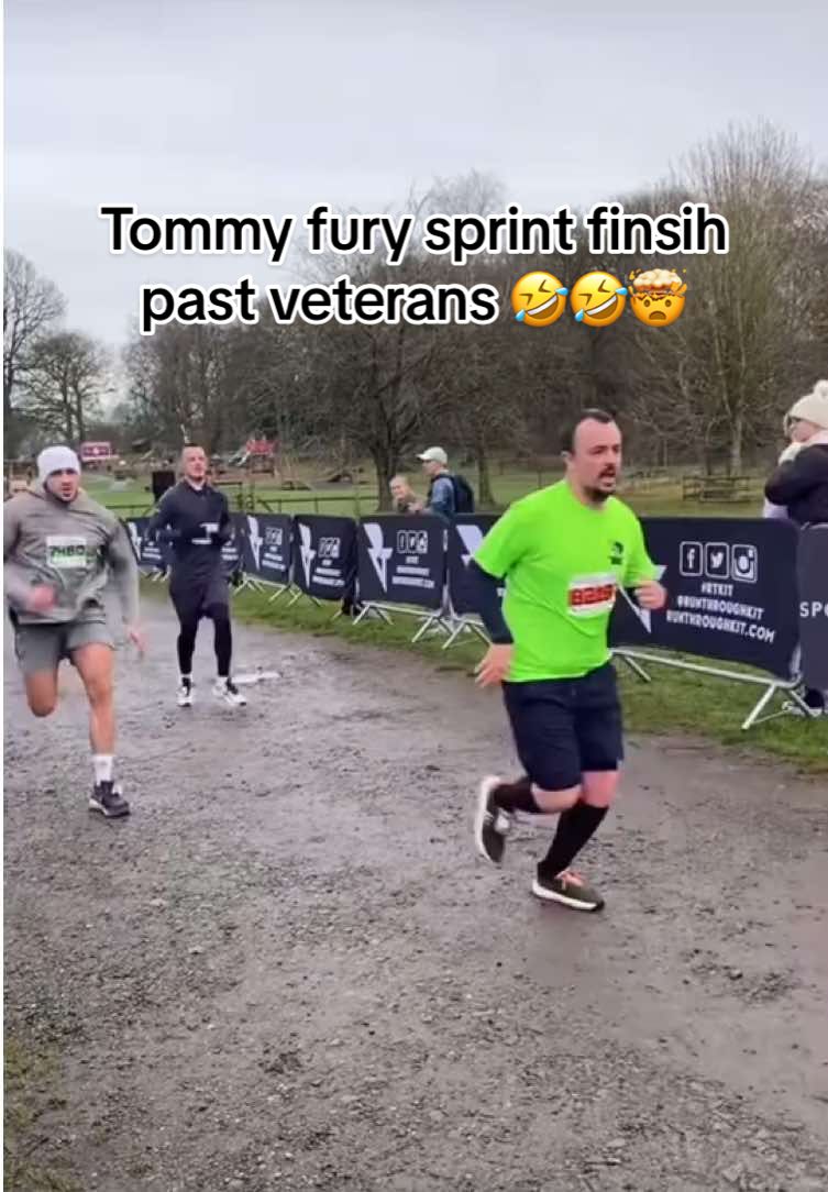 Tommy fury sprint finish past veterans 🤯🤯#sprint #tommyfury #molly #run #funny#fyp #10k #memes