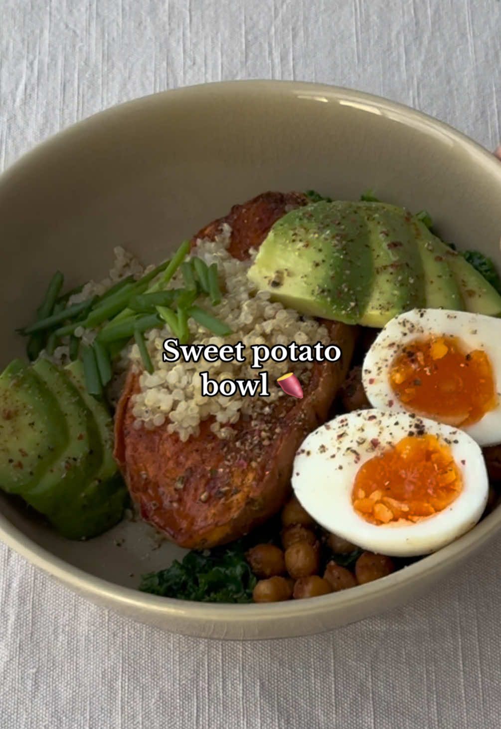 Sweet Potato Bowl 🍠 A perfect breakfast recipe. Feel free to try it with other vegetables as well. Enjoy✨ #breakfastideas #sweetpotato #highprotein #healthyrecipes #healthyfood #fyp #viral