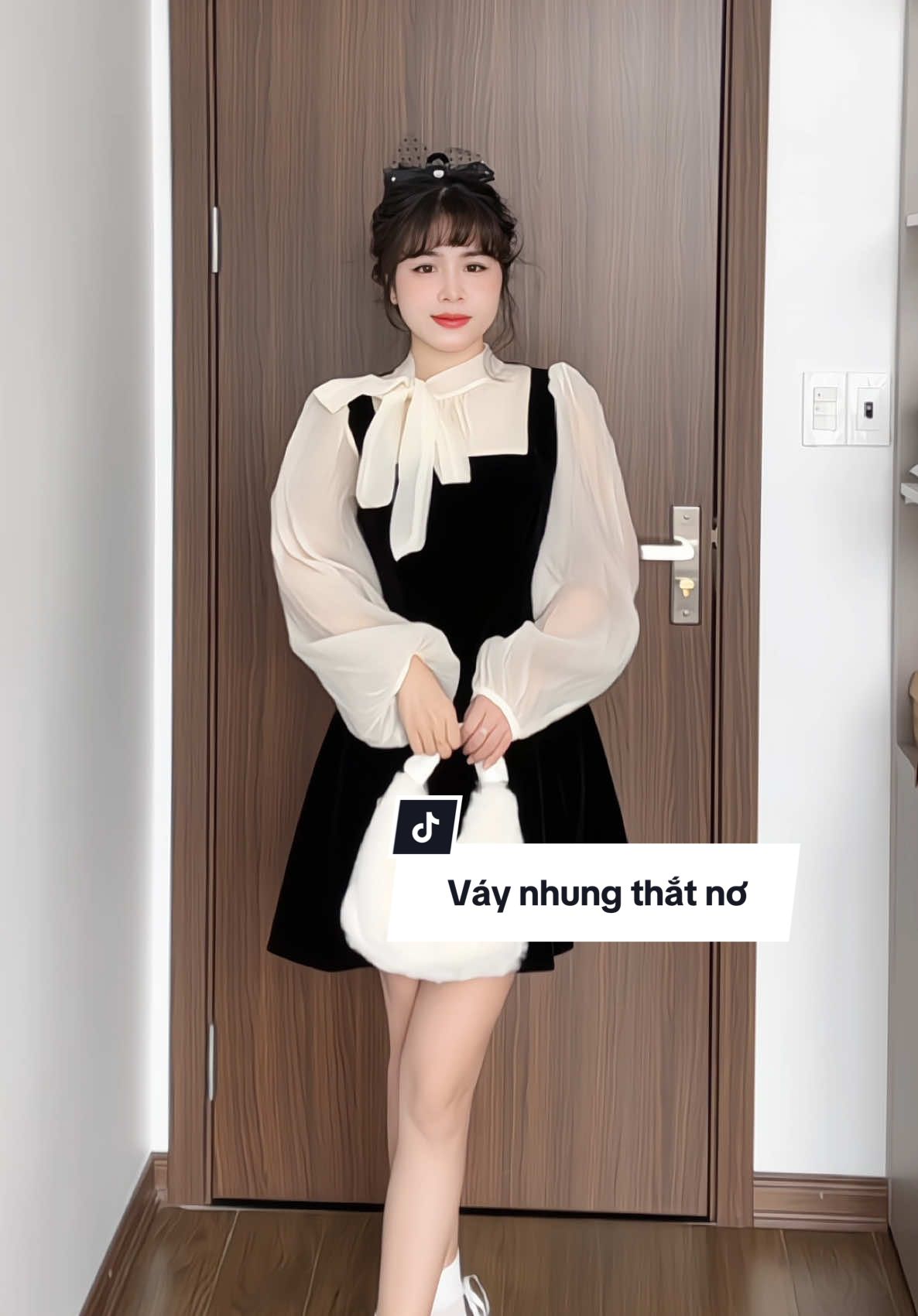 Trả lời @aishh ...ngan06 công nhận là em váy này mặc đẹp mà giá thành siêu hợp lý 🤩 #xuhuong #fyp #foryou #fashion #reviewquanao #vaynu #vaynuxinh #vaynunhenhang #vaytieuthu #vaysangchanh #vaynhung #vayphoino #vaymactet #tet2025 