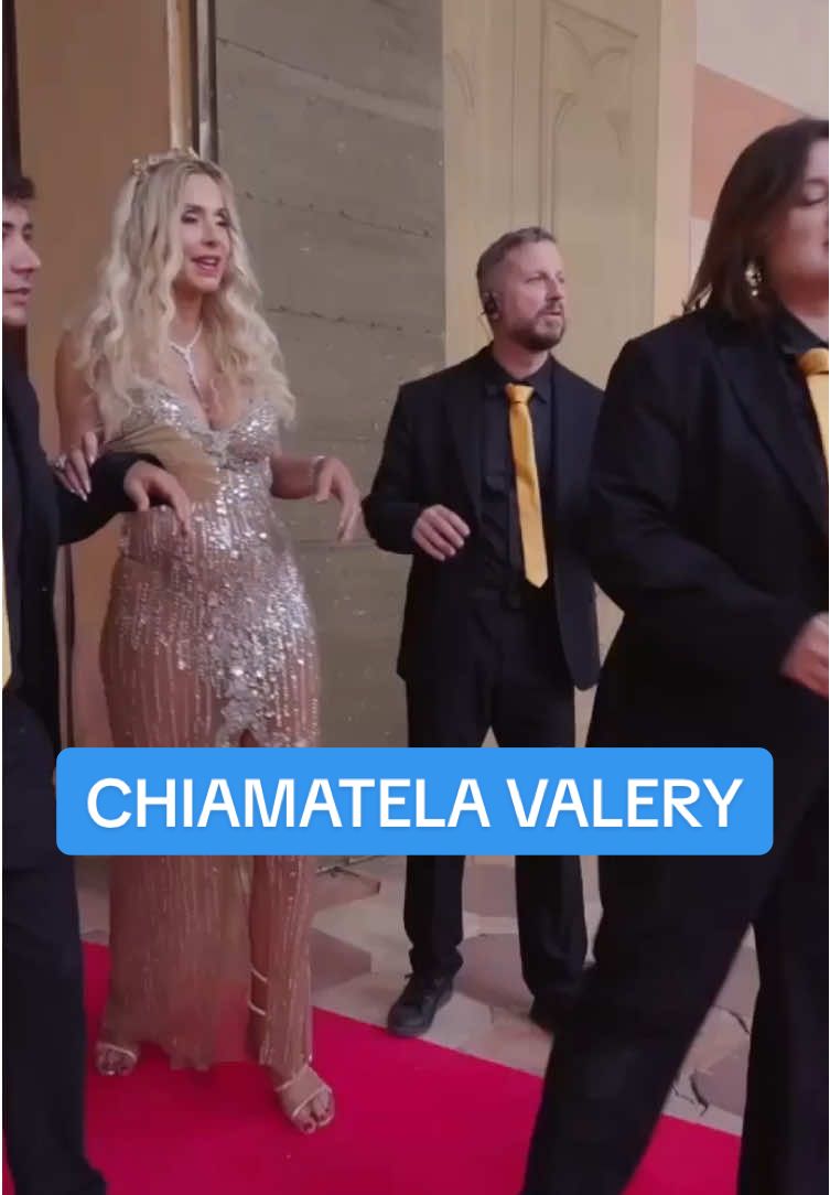 Chiamatela Valery e sarà la vostra Marine 🎖️ #RedCarpetVIPalTappeto dal 9 gennaio su Prime Video @Valeria Marini @Gabriele Vagnato @Michela Giraud @francesco arienzo @gialappasband   #ValeriaMarini #MichelaGiraud #GabrieleVagnato #FrancescoArienzo #Comedy #PrimeVideo #NuoveUscite #DaVesere #Serie #Gioco 
