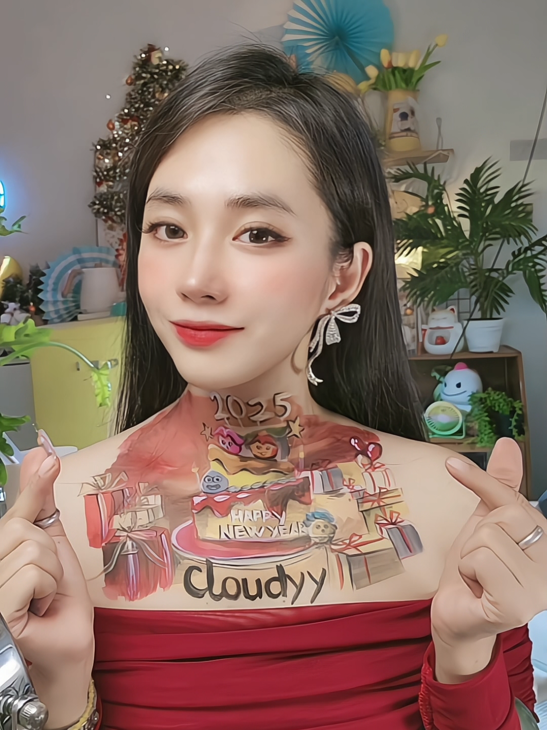 quà 2025 của mỹ nữ @🌥️Cloudyyy🌥️🤘🏽🌻 🕯 #vequatrenlive #vetrenlivestream #bodypainting #livestreamve #vebody #xuhuong #livestreampainting #lorichen #livestreamvetiktok #bodypaint #xuhuongtiktok #sketching #